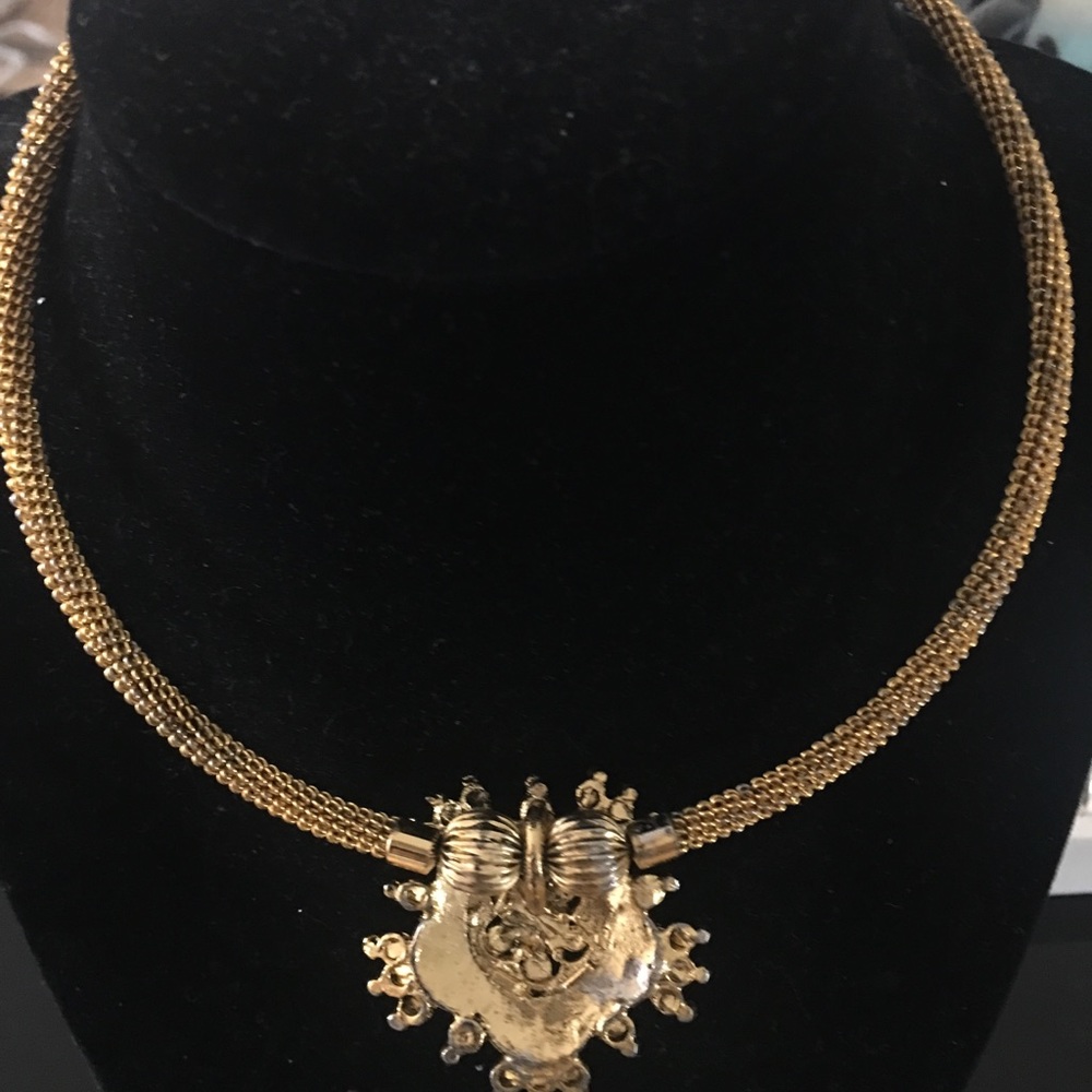 Neckless - Picture 3 of 3